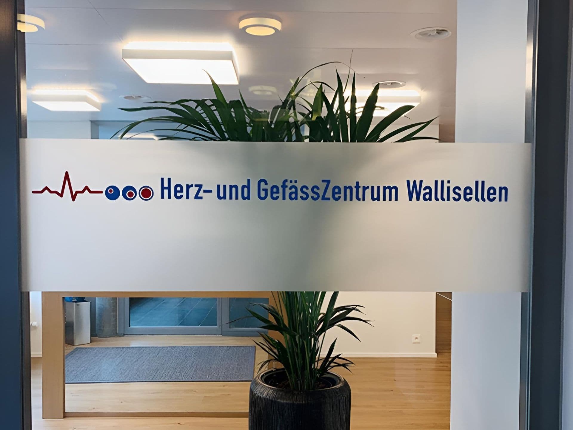 Dr. med. K.-G. Bullert MHBA, Facharzt für Kardiologie und Facharzt für Allgemeine Innere Medizin — Arzt in Wallisellen (Bild 2)