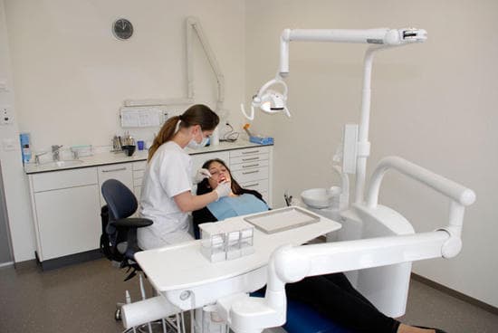 Dental Center Wallisellen AG — Zahnarzt in Wallisellen