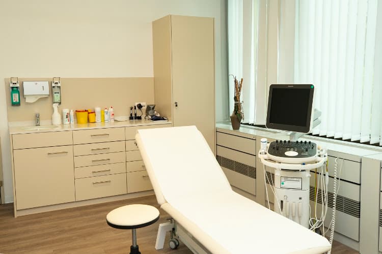 Medipark Ärztezentrum Oerlikon — Bar in Zürich