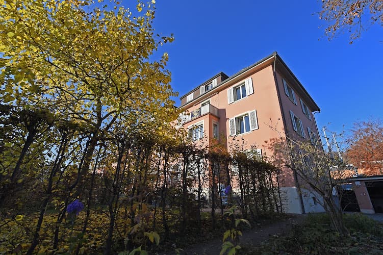 Hausarztpraxis - Ärztezentrum Dr Eismann - Dr. med. Natalja Fiechtner (ehemals Dr. Zelenay) — Arzt in Winterthur