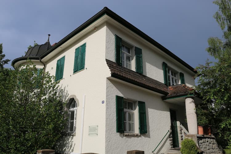 Praxis Dr. Sekulovski — Arzt in Uster