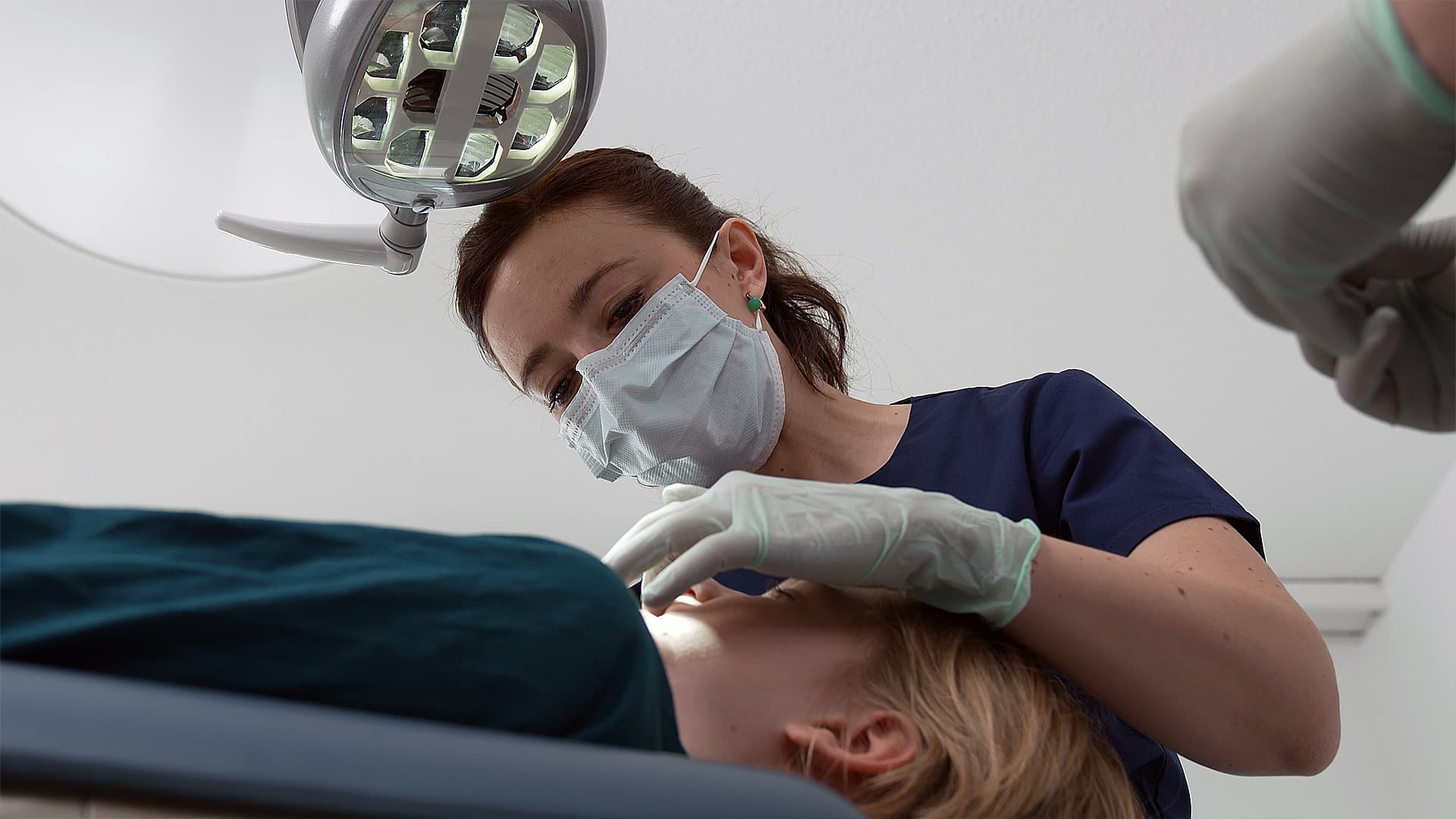 Dr. med. dent. Dominika Tausch — Zahnarzt in Meilen (Bild 3)