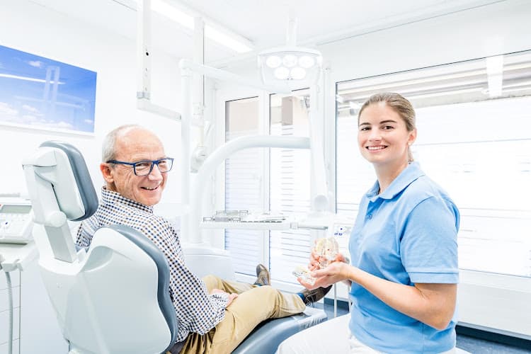 Dr. med. dent. Schröen Ola — Zahnarzt in Affoltern am Albis