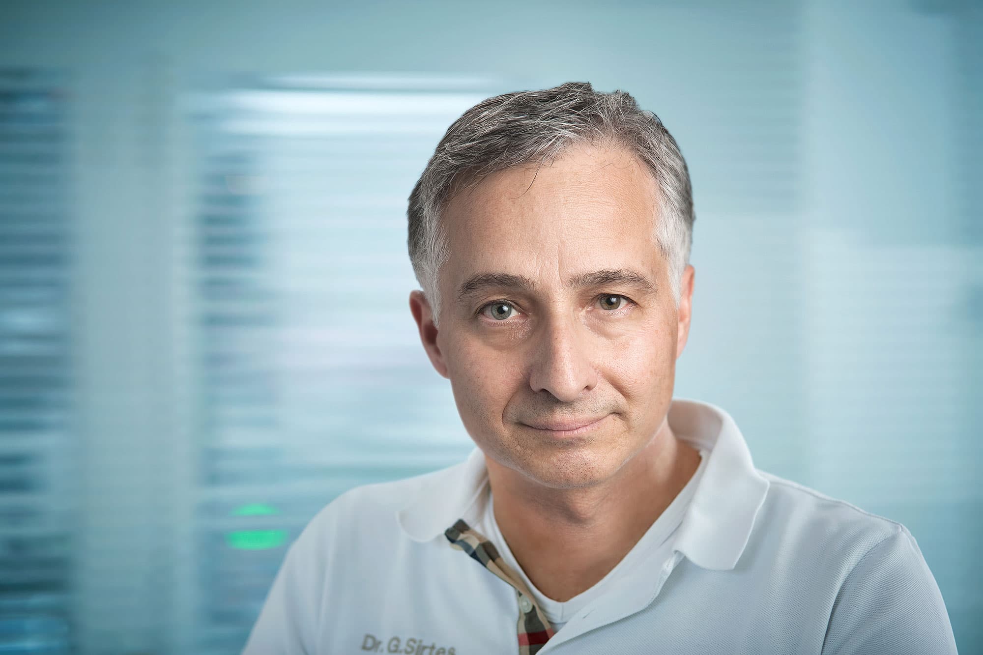 Dr. med. dent. George Sirtes — Zahnarzt in Zürich (Bild 2)