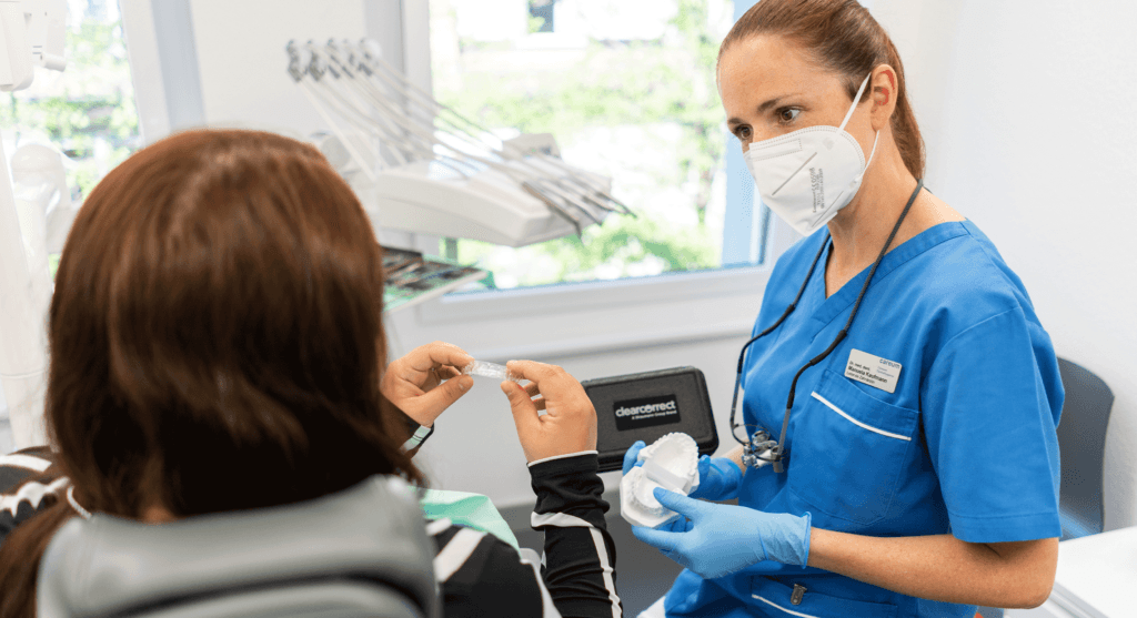 Careum Dentalhygiene — Zahnarzt in Zürich