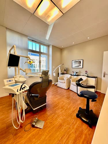 Dr. med. dent. Reto Coray, Zahnarzt — Zahnarzt in Zürich