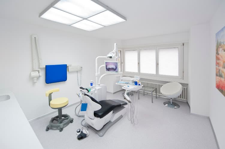 Zahnärzte Wiedikon- Dr. med. Dr.med.dent. Sandra Fatori — Zahnarzt in Zürich