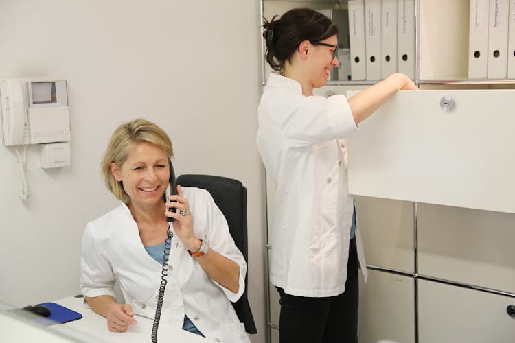 Dr. med. Annette Vass Strittmatter — Arzt in Zürich