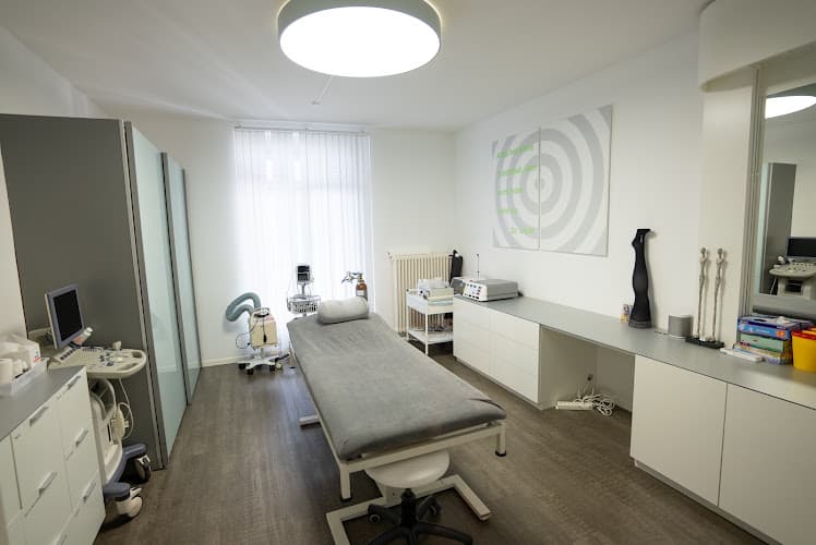 Dr. med. Nikolaus Linde | Schönheitsklinik Zürich — Arzt in Zürich