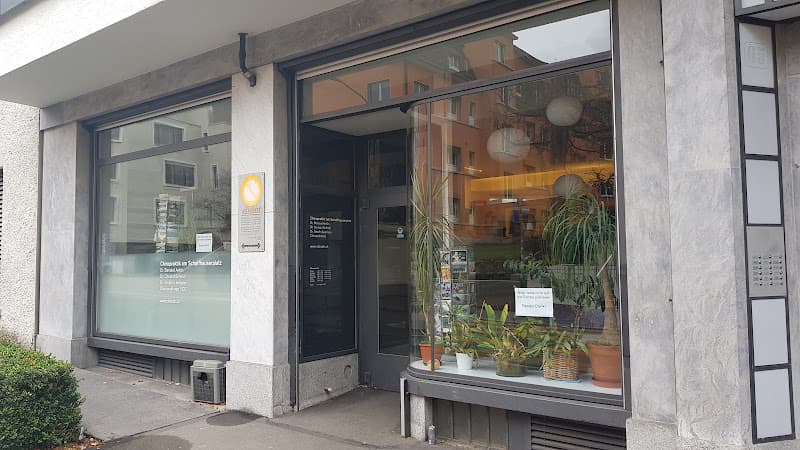 Dr. Bernard Anklin Chiropraktik am Schaffhauserplatz — Naturheilpraktiker in Zürich