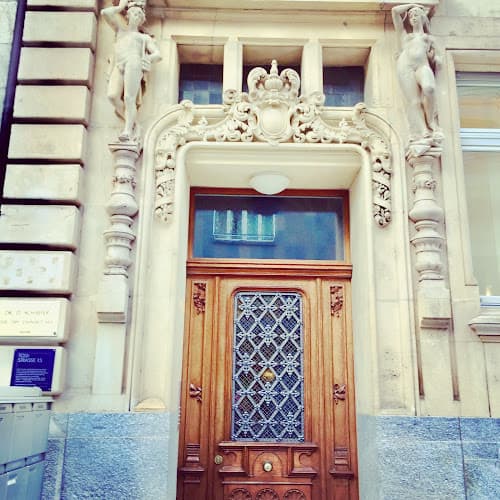 DH Praxis Zürich Nuria Hombre — Zahnarzt in Zürich