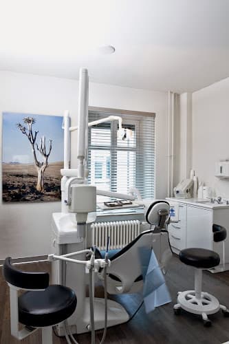 Dr. med. dent. Eric Moesner — Zahnarzt in Zürich