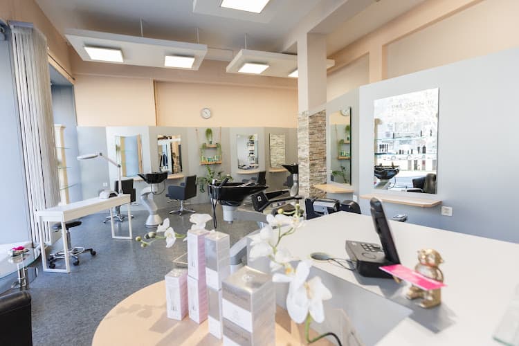 Memory Coiffure & Cosmetics — Coiffeur in Zürich