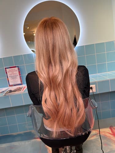 LIQUID HAIR SALON — Coiffeur in Zürich