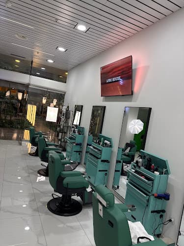 Tsek Hair Studio — Barbershop in Zürich