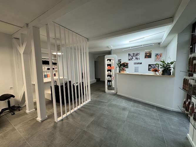 Salon Avora — Coiffeur in Dielsdorf