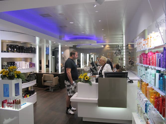 Coiffina Coiffure Glattzentrum — Coiffeur in Glattzentrum