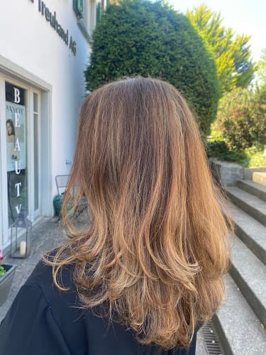 Coiffure Centre Beauté — Coiffeur in Wangen-Brüttisellen