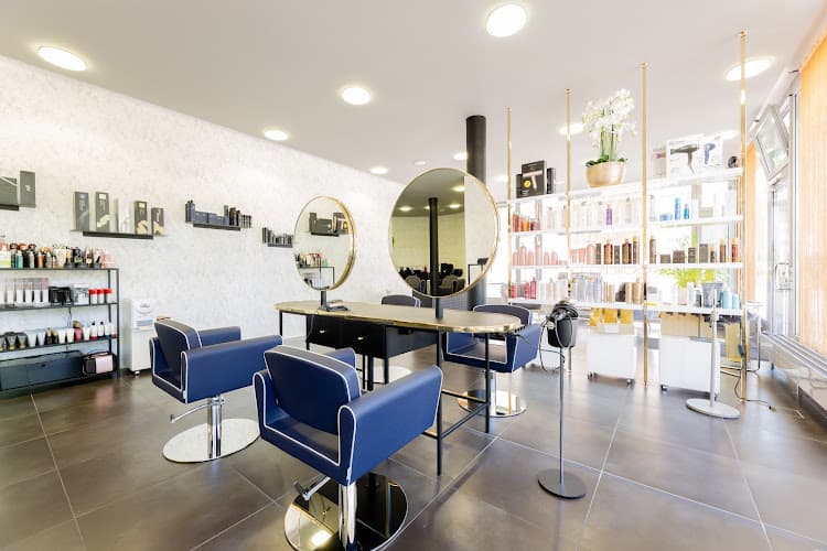 Bellaiuto coiffeur makeup cosmetics — Coiffeur in Dübendorf
