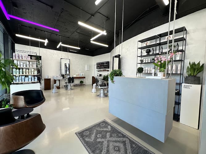 TYRA THE HAIR STUDIO — Coiffeur in Winterthur