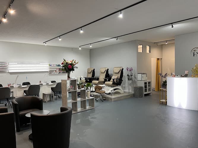 HN Nails & Beauty — Nagelstudio in Winterthur