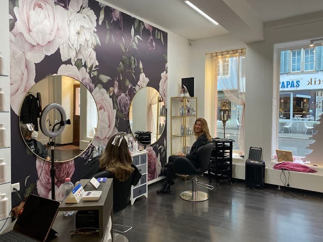 Nina's Hairstyle — Coiffeur in Winterthur