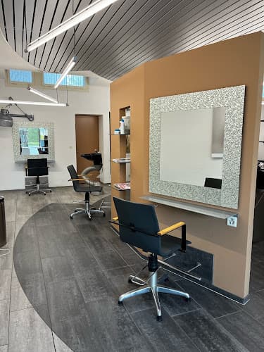 Hair Fashion Factory — Coiffeur in Dübendorf