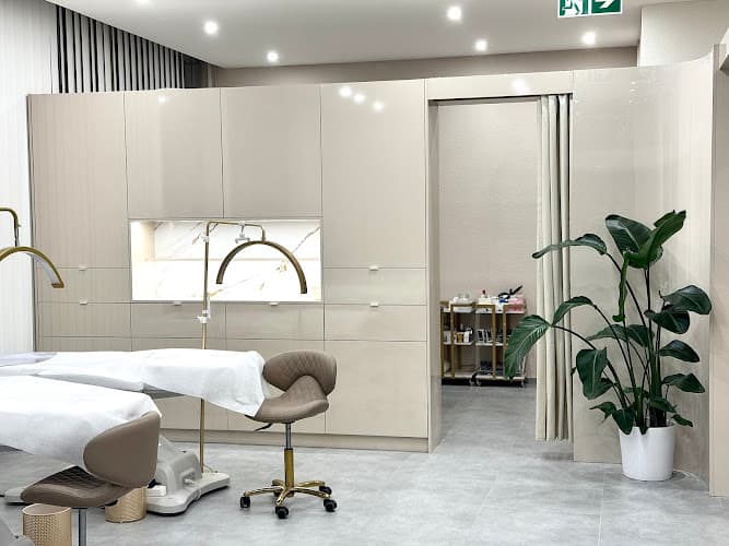NAILSxBEAUTY — Kosmetikstudio in Uster