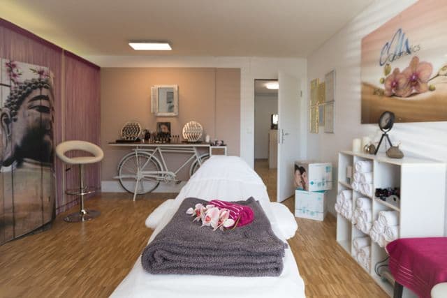 em Cosmetics Esther Klos — Kosmetikstudio in Uster (Bild 3)