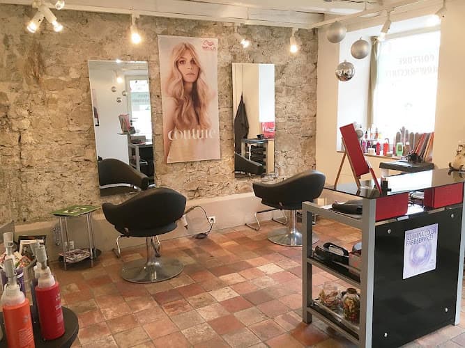 Coiffure Haarwerkstatt — Coiffeur in Oetwil am See
