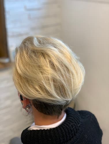 Jackie's Coiffeur Salon — Coiffeur in Auslikon