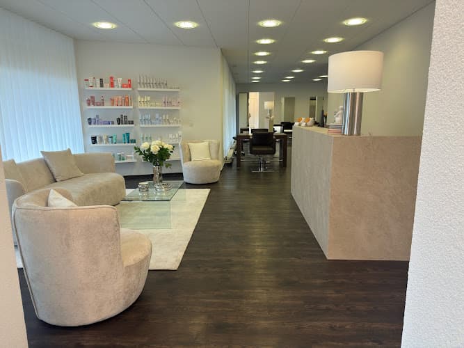 Invicta Hairstyling — Coiffeur in Zollikon