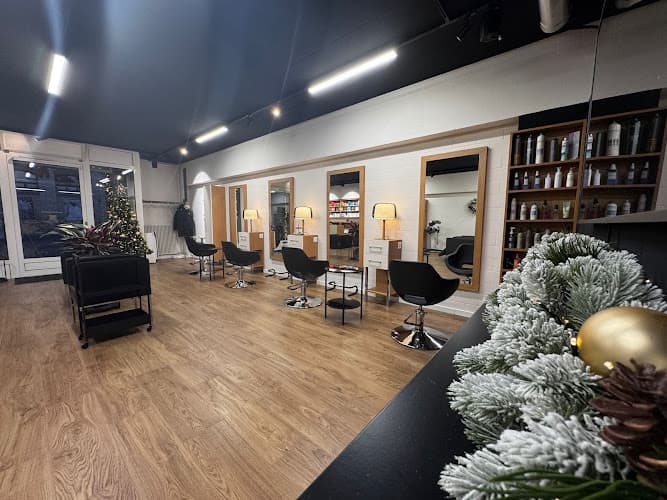 Hair Industry GmbH - Zürich — Coiffeur in Zürich