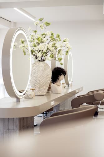 Rolph Hair Concept Studio — Geschaeft in Zürich