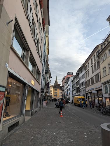 Yves Coiffure Iqbal — Coiffeur in Zürich