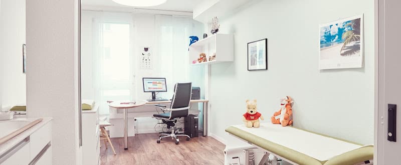 Pediatrician Dr. med. Stefan Remensberger — Arzt in Zürich