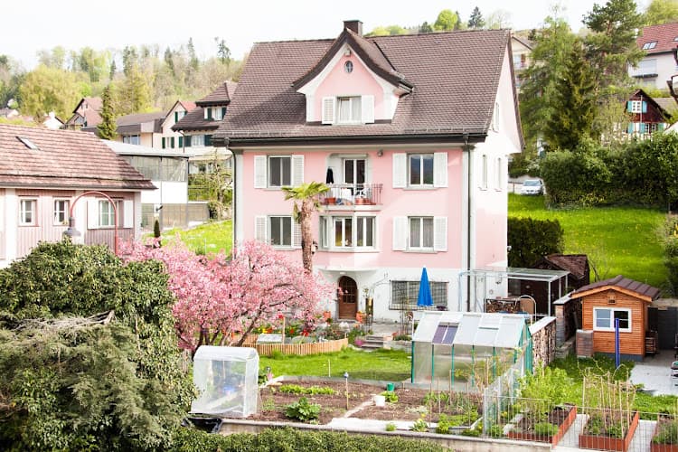 Bed and Breakfast Zaubernuss — Hotel in Uetikon