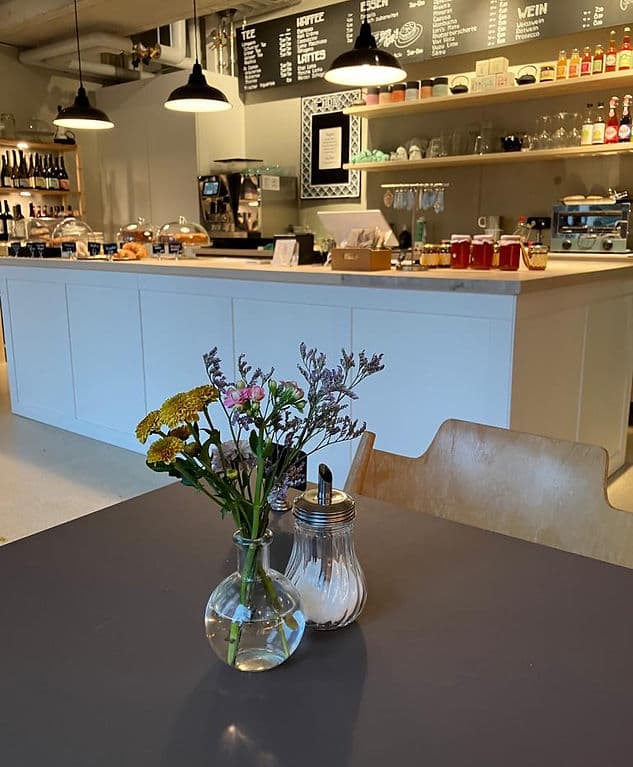Ladenbistro Chez Nous — Geschaeft in Zürich (Bild 2)