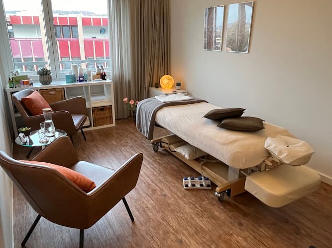 Praxis für Körpertherapie - Craniosacral Therapie & Therapeutische Massagen — Naturheilpraktiker in Affoltern am Albis