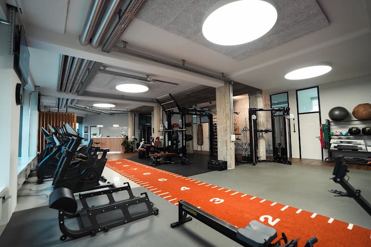 Therasport Zürich Kreuzplatz | Physiotherapie & Fitness — Massage in Zürich
