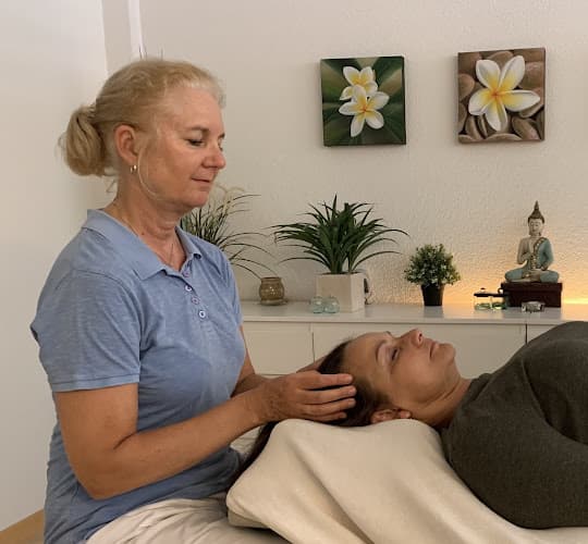 Sarah Waser-Ganzheitliche Therapie | Krankenkassen anerkannt — Massage in Zürich