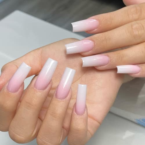Arena Nails