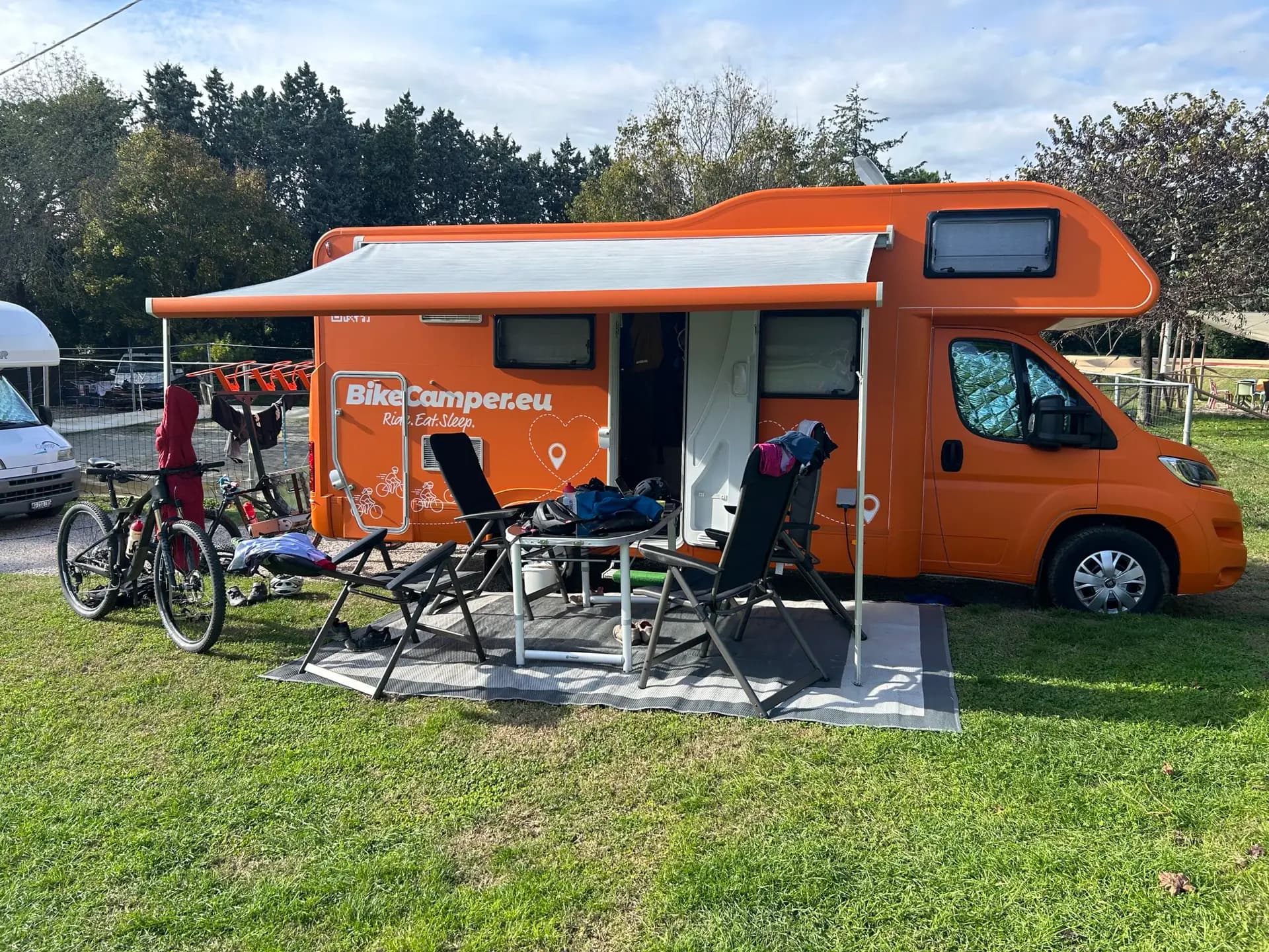 BikeCamper — Garage in Uster (Bild 3)