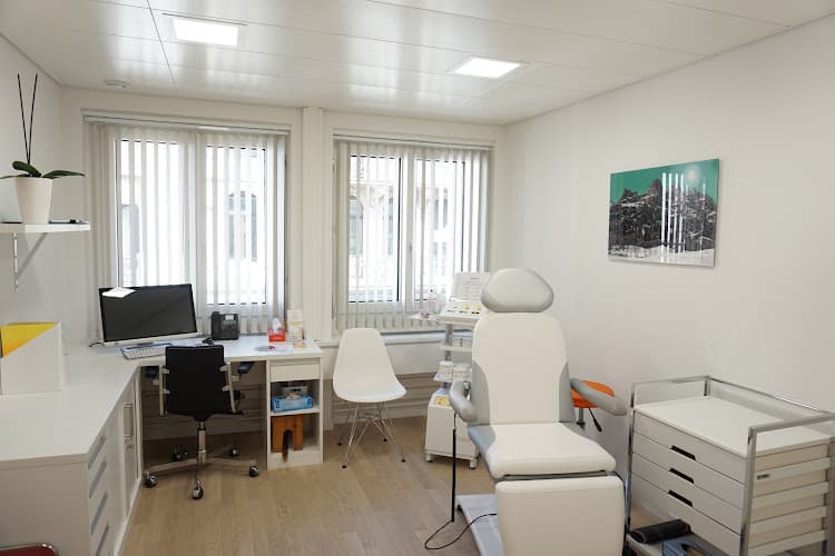 Hautarzt und Dermatologie Zürich-City Dr. med. Natalie Maile — Arzt in Zürich