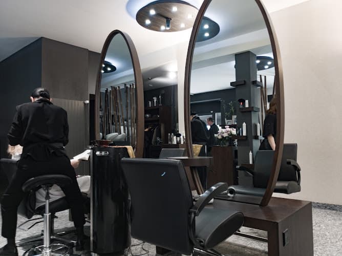 De Carlo coiffure — Coiffeur in Zürich