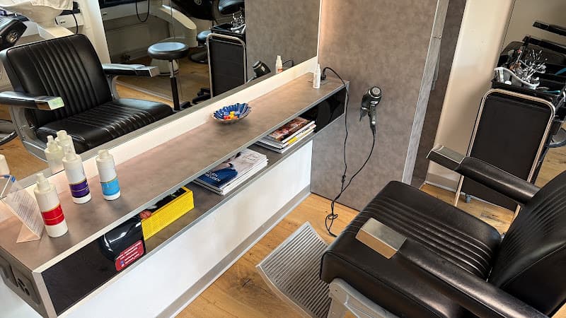 Haarkunft Swiss Haarinstitut / Haarersatz Schweiz — Coiffeur in Zürich