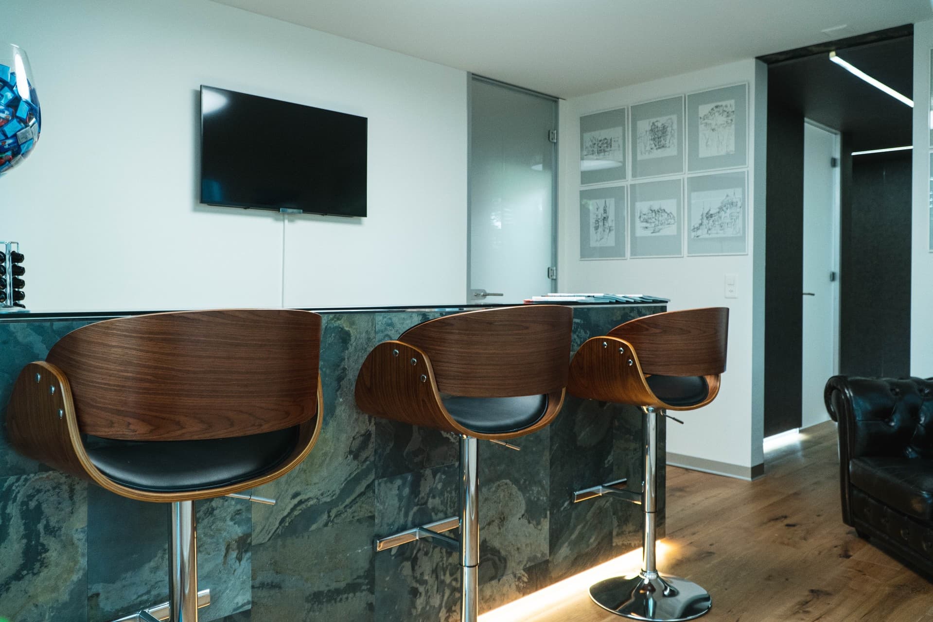Haarkunft Swiss Haarinstitut / Haarersatz Schweiz — Coiffeur in Zürich (Bild 3)