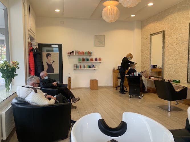 Vision Hair by Andrea Tasi — Coiffeur in Zürich