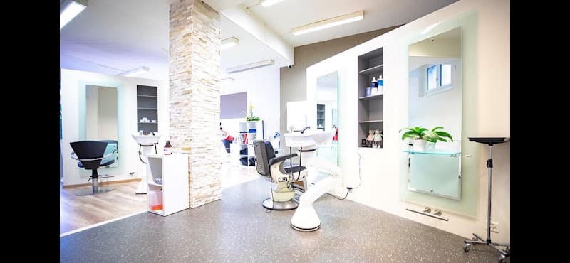 TINA BEAUTY STYLE HAIR & NAIL — Coiffeur in Zürich