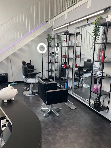 KN Hair Studio — Coiffeur in Uster